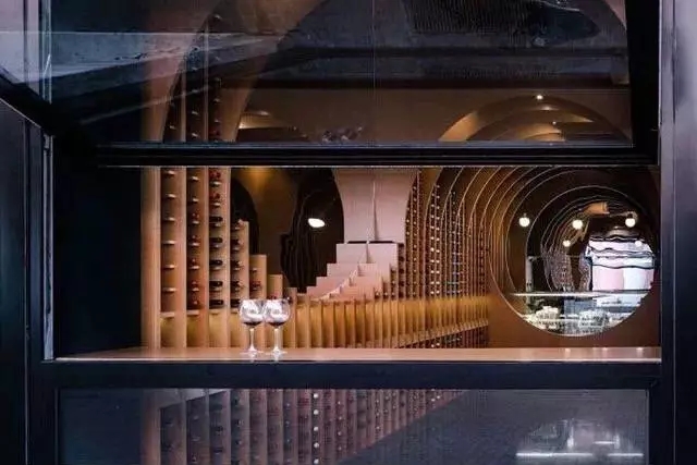 Vinoteca wine store葡萄酒店面设计欣赏2.webp.jpg
