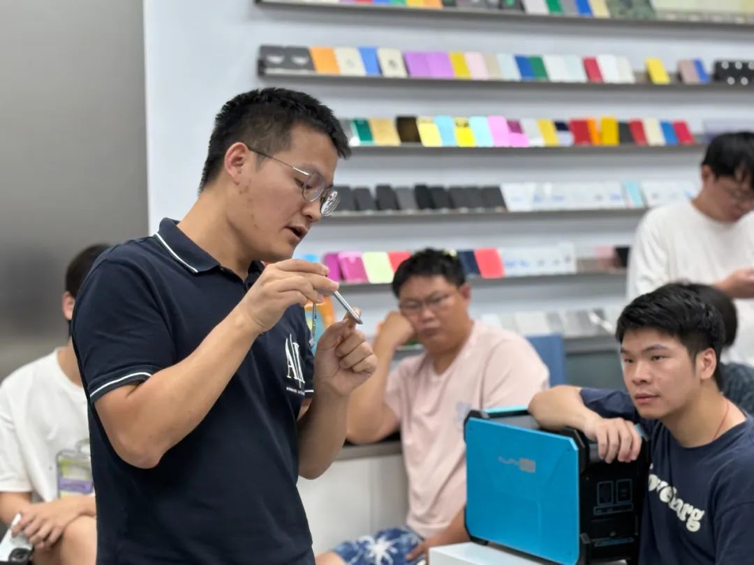 1755929872248758.jpg 杨老师工艺效果讲解展示.jpg