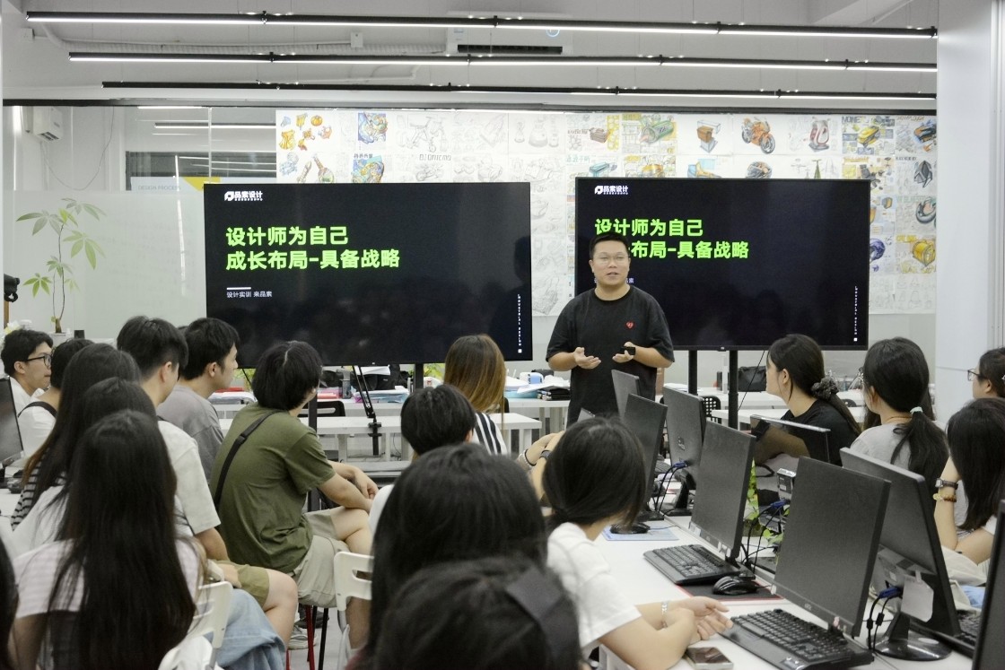 大华老师实训现场实拍.jpg